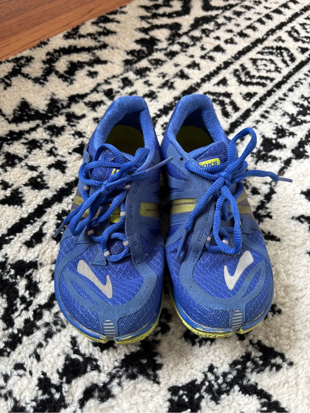 Brooks Blue Athletic Sneakers - size 6.5